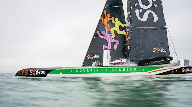 GÉANT DES MERS - Le trimaran de Thomas Coville fait escale à Bayonne